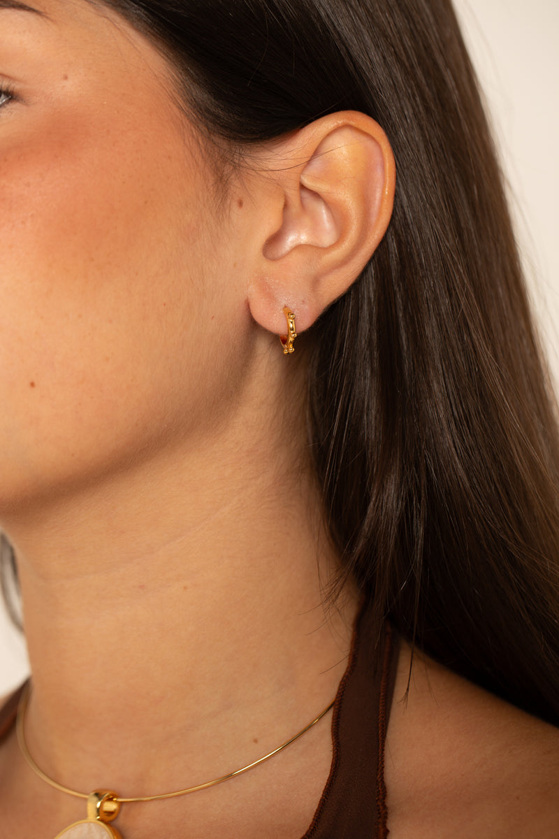Argolinha Dots - Argola Dourada Lucky Bijoux
