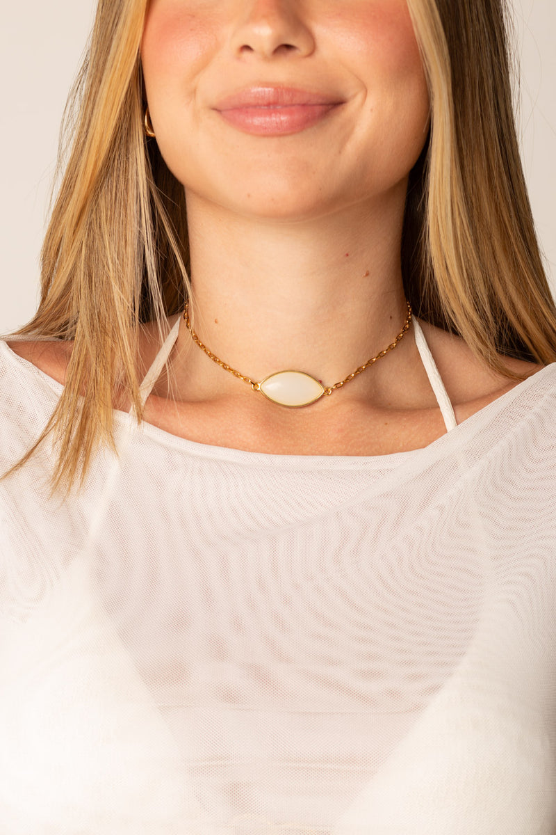 Choker Gem - Branca - Colar Dourado Lucky Bijoux